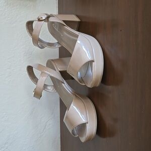 Chinese Laundry Platform Sandal Strappy Chunky Heels